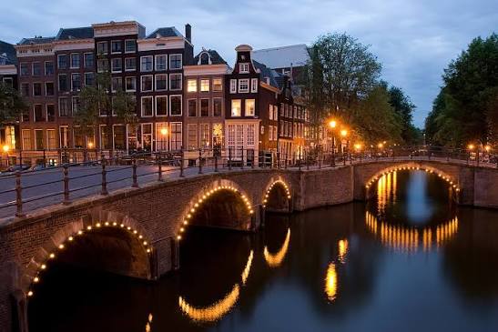 Day 5 - 23 Oct 2026 - Enjoy famous Night Life of Amsterdam.